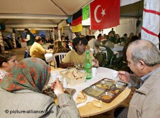 مسلمو ألمانيا أثناء الإفطار