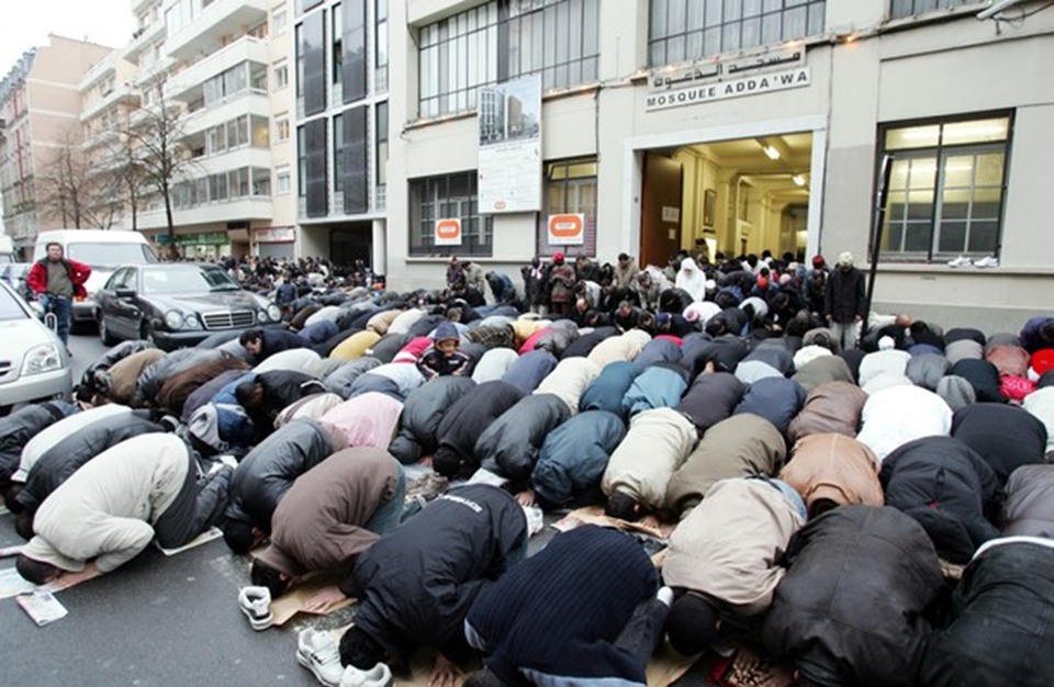 هل ستدخل أوروبا في الإسلام خلال عشر سنوات؟